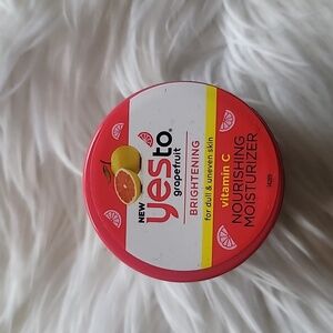 Yesto Grapefruit Brightening Vitamin C Nourishing Moisturizer